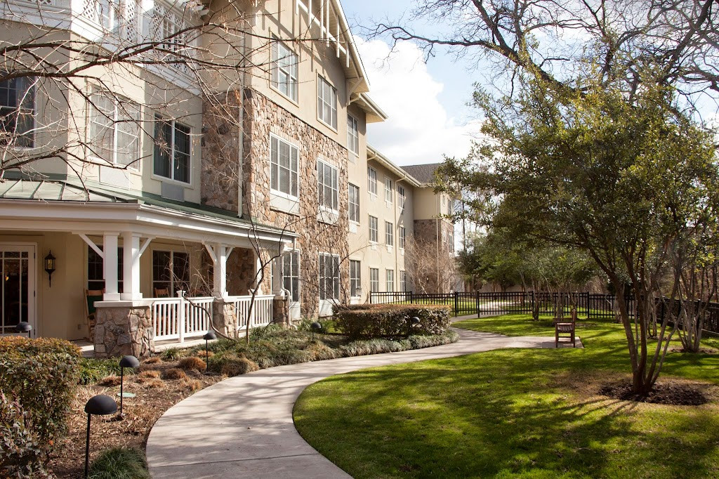 the courtyard at the village apartments in san, california